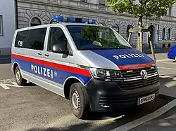 Ein VW T6.1 Transporter der österreichischen Bundespolizei