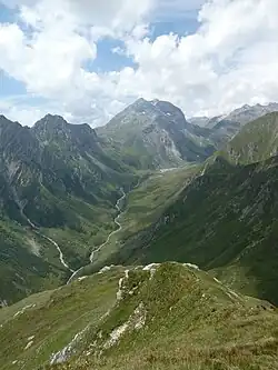 Blick nach Westen ins Val Maroz, zuhinderst der Piz Duan.