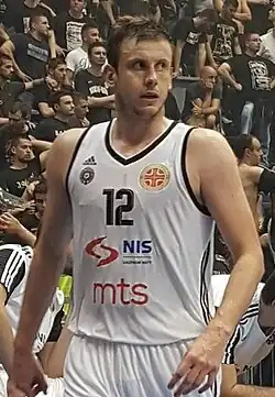 Veličković im Trikot von Partizan 2009