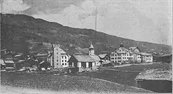 Um 1900 mit den Häusern Demont und à Marca (rechts)