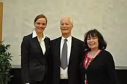 (v. l. n. r.) Rektorin Sonja Hammerschmid, Josef Pedarnig und seine Gattin Inge Pedarnig bei der Verleihung des Goldenen Doktorrates der Veterinärmedizinischen Universität Wien