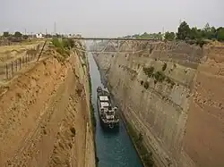 Schleppschifffahrt in Richtung NW unter alter Eisenbahnbrücke