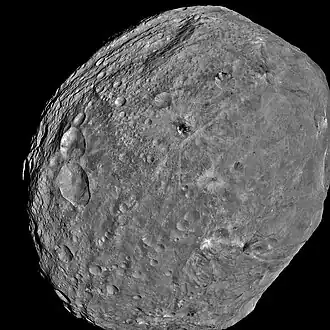 Aufnahme des Asteroiden Vesta durch die Raumsonde Dawn aus 5200&nbsp;km Entfernung (24. Juli 2011)