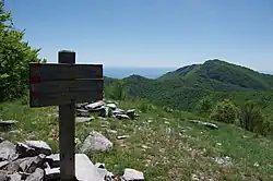 Auf der Alta Via: Blick vom Bric dell’Agnellino zum Monte Carmo di Loano (14. Etappe)