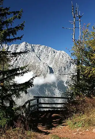 Blick nach Westen über den Königssee (tief unten) auf das Watzmannmassiv