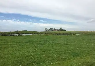 Krater einer der 1917 gesprengten Kruisstraat-Minen, Blick in Richtung des Spanbroekmolen-Kraters