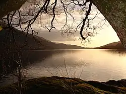 Blick auf Loch Lomond im Dezember