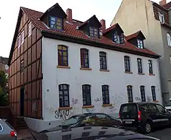 Doppelhaus Viktoriastraße 6 und 7 mit Seiteneingang und Fachwerk