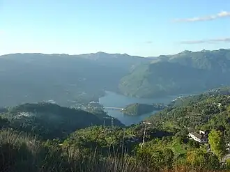 Talsperre Caniçada von Ventosa aus gesehen