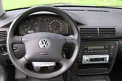 Cockpit (mit nicht originalem Radio)