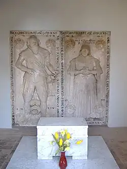 Grabstätte der Familie von Schönfels auf dem Ortsfriedhof