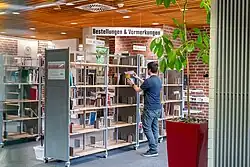 Vorbestellungsabteilung der Bibliothek