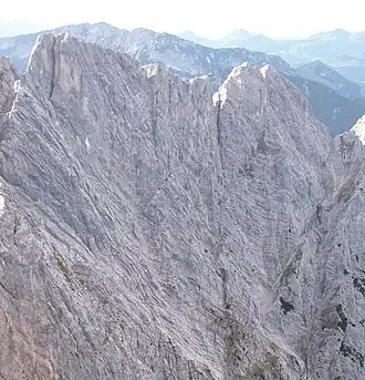 Vordere (links) und Hintere Gamsflucht (rechts), gesehen aus Osten von der Maukspitze