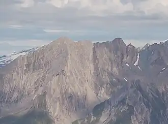 Vordere, Hintere Kendlspitze sowie Stellachturm und Stellachwand (von links nach rechts) gesehen vom Debantgrat