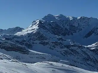 Doppelgipfel des Vorderen Geißlkopfs (Mitte) und des Hinteren Geißlkopfs (rechts)