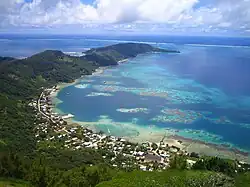 Blick auf Rikitea vom Mont Duff aus