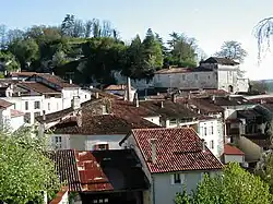Die Burg mit Blick auf Aubeterre