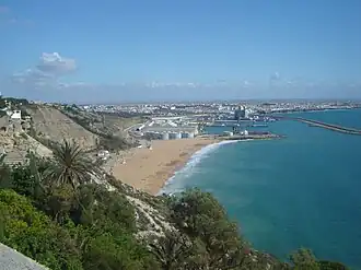 Safi – Blick über Strand, Hafen und Stadt