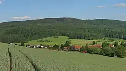 Ansicht von Westen mit dem Dorf Haddenberg