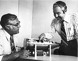 Originalgetreues Modell eines W48-Atomge­schosses der US-Army für die Panzerhaubitze M109