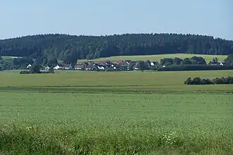 Blick auf Gräfen-Nitzendorf, im Hintergrund der Winterkasten.