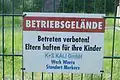 Derartige Baustellen­schilder sind Ausdruck einer adultischen Haltung.[11]
