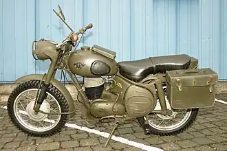 Maico 250 B der Bundeswehr (links)