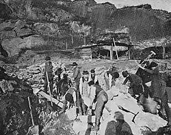 Schüler beim Bau von Steinterrassen am Wachtberg ca. 1880.