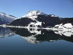 Wägitalersee im Winter, Sicht gegen Westen mit dem Fluebrig
