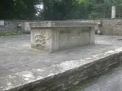 Altartisch des Ehrenmals