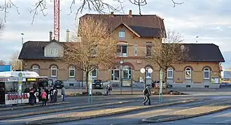 Empfangsgebäude von der Straßenseite