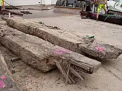 Holzbalken der Wasserburg