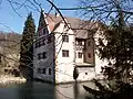 Wasserschloss Oberaulenbach, Schlossansicht Südwestseite und Wassergraben