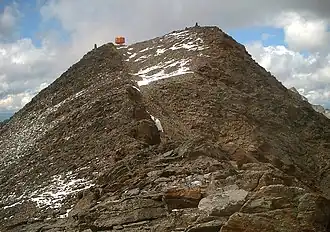Gipfel des Wassertalkogels mit dem Rheinland-Pfalz-Biwak (von Süden)