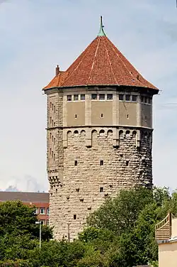 Zwölfseitiger Turmhelm auf einem profanen Bauwerk (Wasserturm Vahrenwalder Straße, Hannover)
