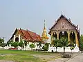 Ubosot, Chedi und Wihan des Wat Phra That Chang Kham