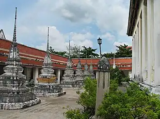 Vorhof am Wihan des liegenden Buddha