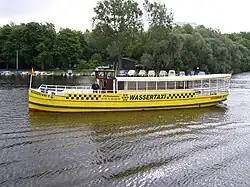 Früheres Wassertaxi