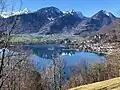 Walensee mit der Seegemeinde Weesen von Lehni bei Amden gesehen