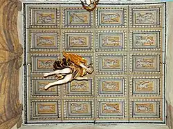 Kassettendecke im Chor mit schwebendem Taufengel