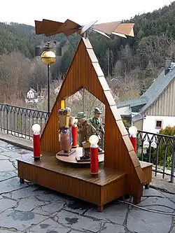 Weihnachts- pyramide auf Burg Scharfenstein