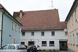 Vorderansicht und Eingangsbereich zum Gasthof