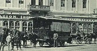 Ein Grazer Wagen im Bereich der stadtseitigen Endstelle auf der Piața Sfântul Gheorghe
