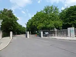 Eingang am Glockenturm