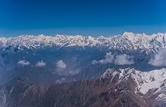 Im Vordergrund rechts der Bariokhal Shish