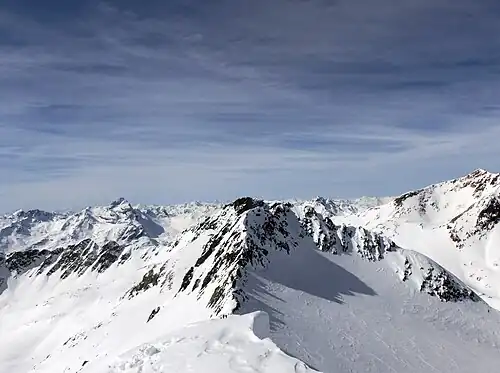 Blick vom Ostgipfel zum Westgipfel.