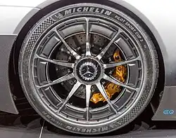 Hinterrad mit Carbon-Einsätzen