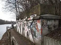Widerlager der ehemaligen Brücke am Kanalnordufer 2009