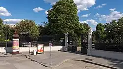 Steinpfeilerportal, 1883