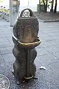 Einer der Wiener Trinkbrunnen gestaltet von Hans Muhr, Wien